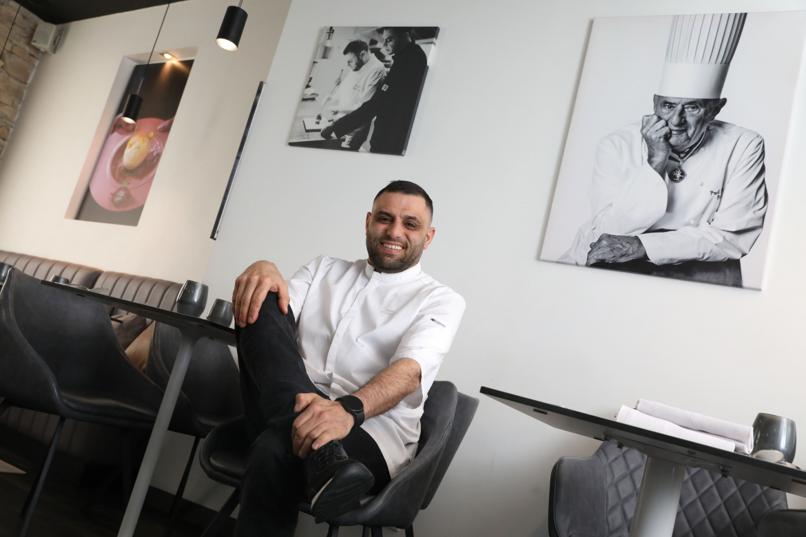 Karim Boukhari a travaillé dans des palaces étoilés et exerce aujourd'hui son talent à Villeurbanne.